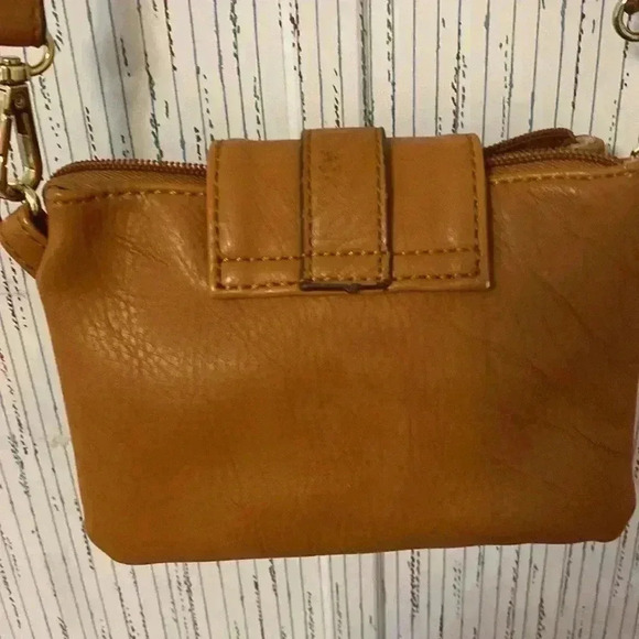 Charming Charlie Cross Body Purse Beige in color Snap Closure with compartment - Picture 8 of 14